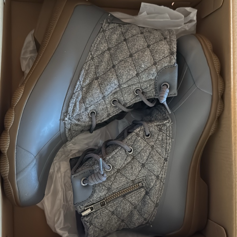 Side 8 Sperry Duck Boots